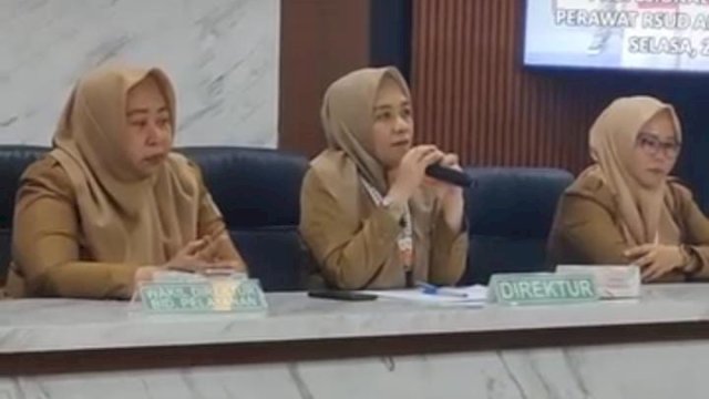 Ket: Direktur RSUD Andi Makkasau Parepare, dr Renny Angraeni Sari bersama jajaran