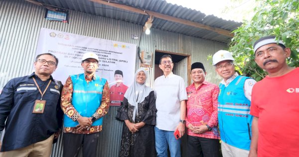 Negara Hadir, 145 Warga Prasejahtera di Makassar Dapat Sambungan Listrik PLN Gratis