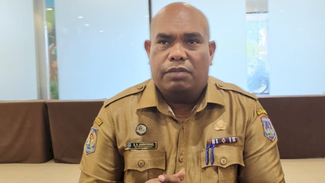 Kadispora Provinsi Papua Selatan, Soleman Jambormias memberikan keterangan Pers. (Foto: Hendrik Resi / Republiknews.co.id)