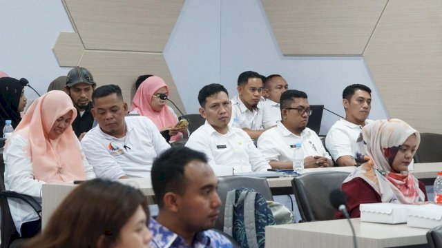 Diskominfo-SP Kabupaten Gowa saat menggelar Lokakarya Peningkatan Kolaborasi Sahabat LAPOR! dengan Kelompok Masyarakat, Perempuan, Pemuda, dan Penyandang Disabilitas dalam Upaya Perluasan Pemanfaatan SP4N-LAPOR! di Kabupaten Gowa, di Baruga Karaeng Pattingalloang, Kantor Bupati Gowa, kemarin. (Dok. Humas Gowa)