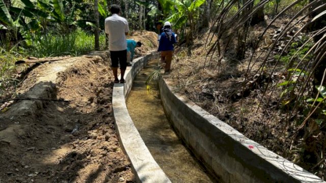 Saluran irigasi yang dibangun di desa Tamaona kecamatan Kindang. [FOTO: IST]