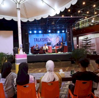 Tasming Hamid Dampingi Fatmawati Rusdi Talkshow di Parepare, Ajak Milenial Siap Hadapi Tantangan Masa Depan