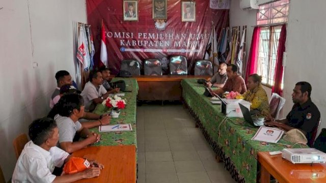 Rapat Koordinasi Persiapan Kampanye dan Dana Kampanye Pilkada 2024 di ruang rapat KPU Mappi. (Foto: KPU Mappi)