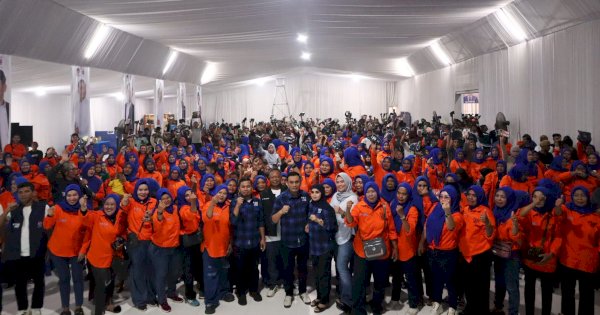 Tasming Hamid Kukuhkan Emak-emak Istri Buruh Pelabuhan jadi Keluarga Besar TSM MO, Tambah Kekuatan Baru di Pilkada