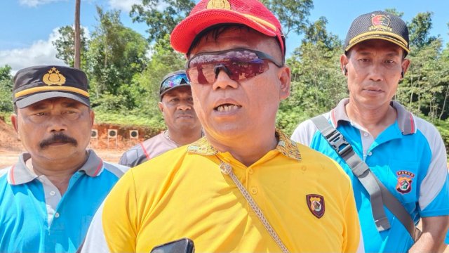 Kapolres Mappi, AKBP Yustinus S. Kadang memberikan keterangan Pers. (Foto: Hendrik / Republiknews.co.id)