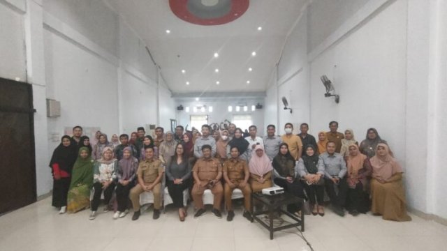 Foto bersama peserta dan narasumber Pelatihan Komunikator Kesehatan untuk imunisasi HPV. [Foto: IST]