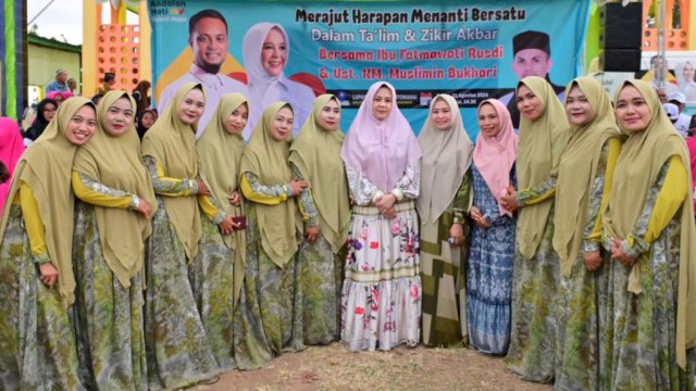 Bakal Calon Wakil Gubernur Sulsel, Fatmawati Rusdi menghadiri tablig akbar yang digelar relawan pemenangan Andalan Hati di Kecamatan Turatea, Jeneponto, Sabtu (31/8/2024). (Foto: Istimewa)