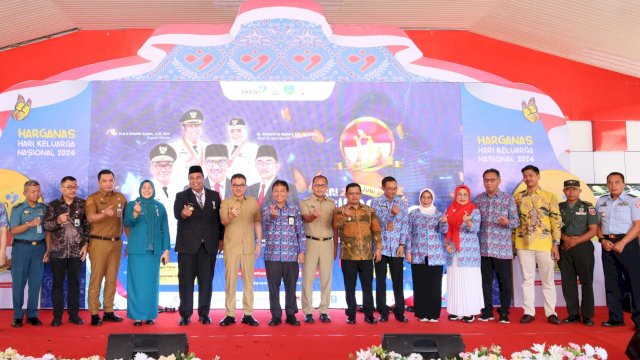 Wali Kota Makassar, Moh Ramdhan Pomanto menghadiri puncak peringatan Hari Keluarga Nasional ke-31 tingkat Provinsi Sulawesi Selatan di Kantor Bupati Maros, Senin (2/9/2024). (Foto: Istimewa)