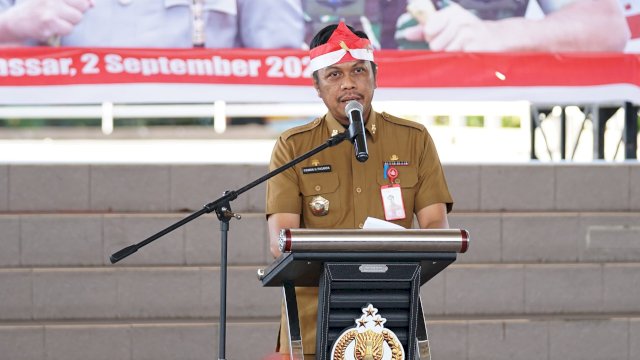 Pj Sekda Kota Makassar, Firman Hamid Pagarra saat menghadiri kegiatan cooling sistem jelang Pilkada 2024 di Tribun Lapangan Karebosi, Senin (2/9/2024). (Foto: Istimewa)