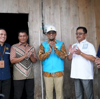 Hari Pelanggan, PLN Bersama Pemerintah Salurkan Bantuan Pasang Baru Listrik di Kolaka Utara