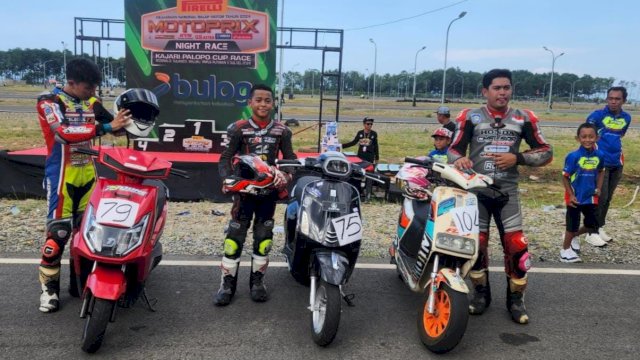 Para peserta balapan motor listrik usai mengikuti sesi balapan dalam ajang Kejurnas Motoprix Seri V Kajari Palopo Cup Race 2024 yang berlangsung pada 31 Agustus hingga 1 September 2024 di Sirkuit Ratona, Kota Palopo. (Foto: Istimewa)
