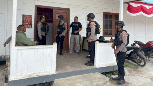 Suasana penjagaan di Kantor KPU Kabupaten Mappi, Papua Selatan. (Foto: Humas KPU Mappi)