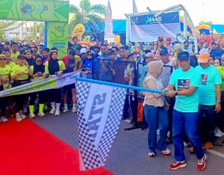 Berhadiah Umrah, Prof Zudan Arif Lepas 15 Ribu Peserta Harkopnas Run 2024 di Selayar