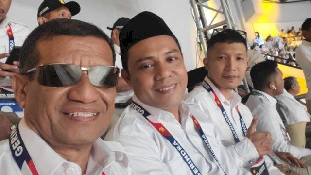 Anggota DPRD Bulukumba, Andi Usdar (tengah). [FOTO: IST]