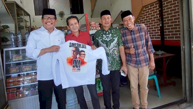 Bakal Calon Wakil Gubernur Sulsel, Azhar Arsyad saat bersilaturahmi dengan tokoh masyarakat di Kabupaten Maros, Sabtu (14/9/2024). (Foto: Istimewa)