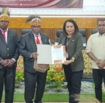 KPU Papua Selatan Terima Rekomendasi MRPS Perihal Keaslian OAP 4 Bapaslon