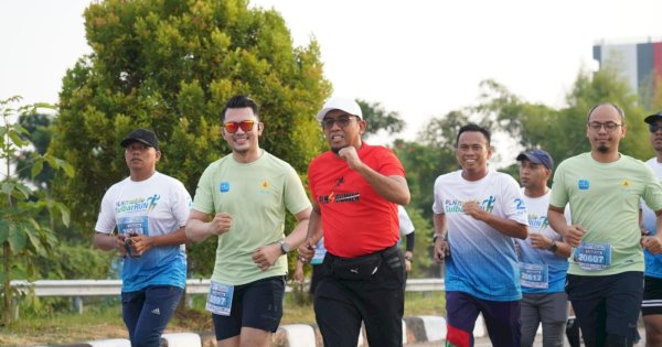 Gelorakan Semangat Transisi Energi, PLN Mobile Sulbar Run 2024 Berhasil Ajak Pelari Kurangi Emisi 1.800 Kg CO2