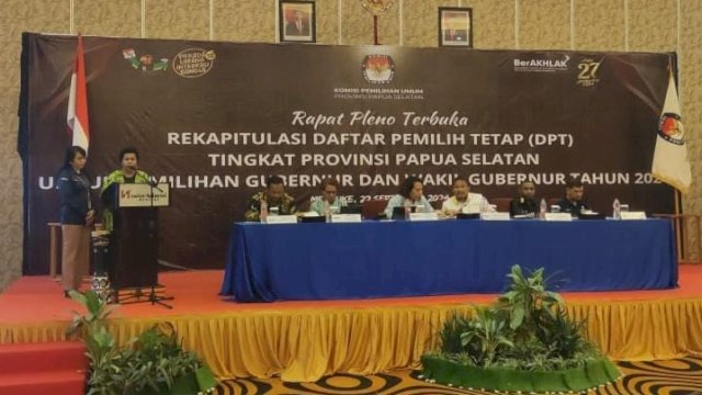 KPU Papua Selatan menggelar rapat pleno rekapitulasi dan penetapan DPT untuk Pilkada 2024, Minggu (22/9/2024). (Foto: Humas KPU Papua Selatan)