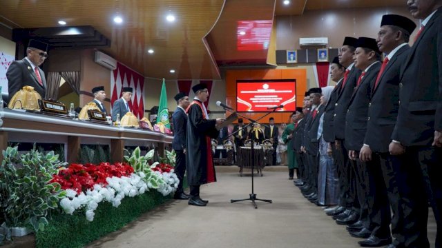 Ket : Pelantikan Anggota DPRD Parepare Periode 2024-2029 