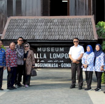 Deputi BKKBN Lihat Koleksi Peninggalan Kerajaan Gowa di Museum Balla Lompoa