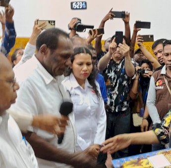 KPU Papua Selatan Terima Pendaftaran Cawagub Yusak Yaluwo Pengganti Petrus Safan