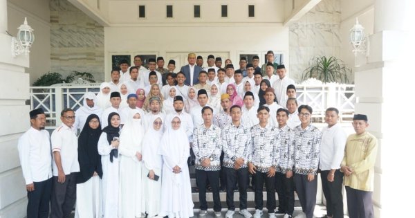 Pemkab Gowa Berangkatkan Pegawai, Cleaning Service, dan Hafiz Beribadah Umrah