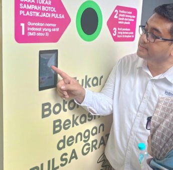 Makassar Kota Pertama Inovasi Sampah Plastik Jadi Pulsa di Kalisumapa