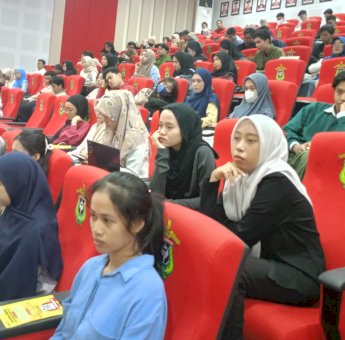 Mahasiswa Unhas Antusias Ikut Seminar Sukses Masuk Dunia Kerja di Era Digital