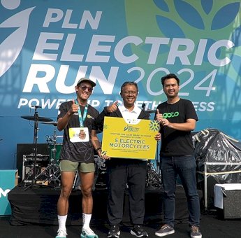 5 Pengemudi Ojol Prasejahtera Berhasil Raih Motor Listrik di PLN Electric Run 2024