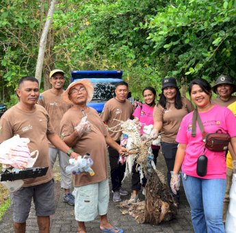 World Clean Up Day, PLN Galakkan Bersih-bersih di TWA Batu Putih