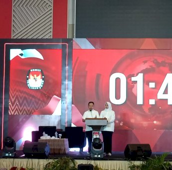 Aurama’ Paparkan Visi-Misi di Debat Perdana, Peningkatan PDRB Salah Satu Prioritas