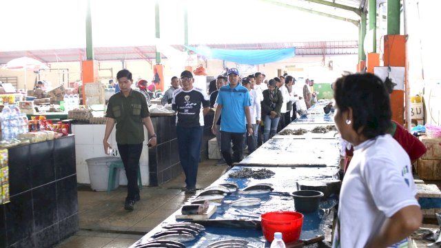 Ket : Calon Wali Kota Parepare, Andi Nurhaldin Blusukan