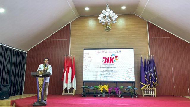 Kepala OJK Sulselbar Darwisman saat menghadiri BIK di Kabupaten Soppeng dan Enrekang, kemarin. (Dok. OJK Sulselbar)