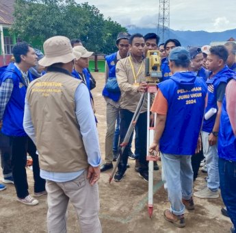 PLN Fasilitasi Puluhan Pemuda Morowali Utara Terima Sertifikat Juru Ukur Pertanahan