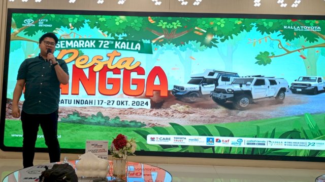 Sales Head Astra Credit Company (ACC) Makassar Aribin saat mempresentasikan program-programnya pade Pameran Pesta Rangga mulai 17 hingga 27 Oktober 2024 mendatang, di MaRI Makassar. (Dok. Chaerani/Republiknews.co.id)