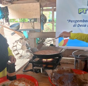 Perempuan Berdaya, Ekonomi Keluarga Kian Mandiri