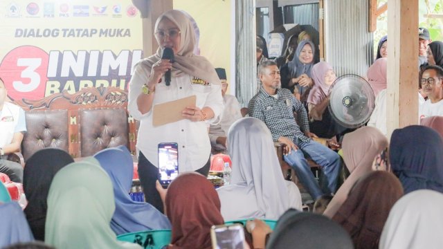 Ket: Paslon Nomor Urut 3, Andi Ina Kartika Sari dan Abustan saat Kampanye Tatap muka di Dusun Barang