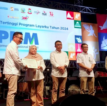 PNM Makassar Terima Penghargaan OJK, Kontribusi Program LAYARKU Tertinggi