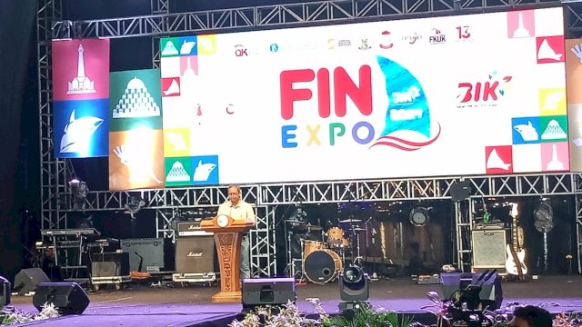 Direktur Pengawasan Lembaga Jasa Keuangan, OJK Sulselbar Budi Susetiyo, di sela-sela Penutupan FIN Expo BIK 2024, Sabtu (26/10/2024) malam kemarin. (Chaerani/Republiknews.co.id)