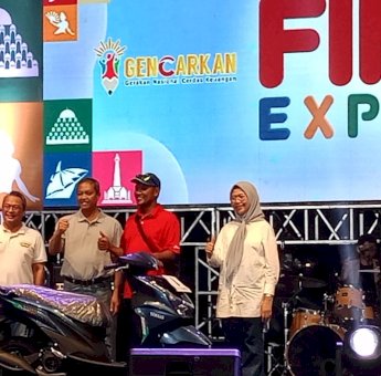 Transaksi Minyak Goreng di FIN Expo BIK OJK, Warga Gowa Pulang Bawa Motor