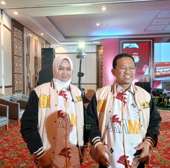 Miliki Makna Khusus, Aurama’ Kenakan Jaket Varsity Cream-Hitam di Debat Pilkada Kedua