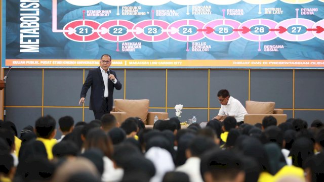 Wali Kota Makassar, Moh Ramdhan Pomanto menjadi pembicara di hadapan peserta Orientasi Studi Mahasiswa Baru (OSMB) Tahun Ajaran 2024/2025 di PTN Universitas Terbuka, Sabtu (14/9/2024). (Foto: Istimewa)