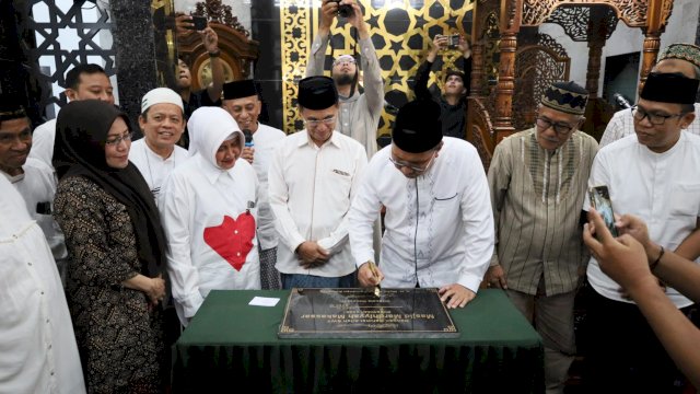 Wali Kota Makassar, Moh Ramdhan Pomanto saat meresmikan Masjid Mardhiyyah yang terletak di Jalan Talasalapang II, Kelurahan Gunung Sari, Kecamatan Rappocini, Minggu (22/9/2024). (Foto: Istimewa)