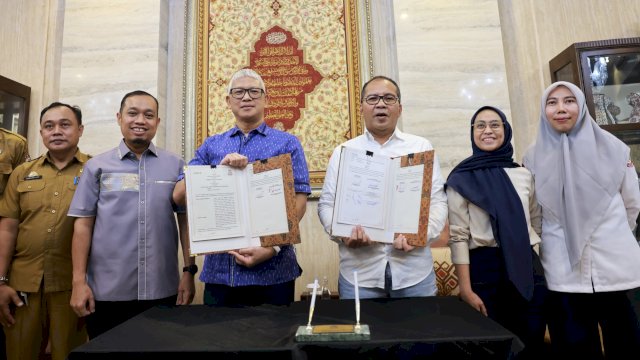 Wali Kota Makassar, Moh Ramdhan Pomanto bersama perusahaan Kalla Group menyepakati kerja sama Revitalisasi Taman Hasanuddin, Senin (23/9/2024). (Foto: Istimewa)