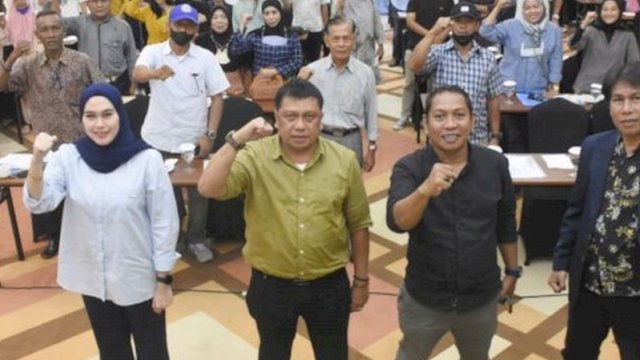 Anggota DPRD Makassar, Arifin Dg Kulle saat menyosialisasikan Perda nomor 5 tahun 2018 tentang Perlindungan Anak di Hotel Royal Bay Makassar, Jl Sultan Hasanuddin, Senin (29/4/2024). (Foto: Istimewa)