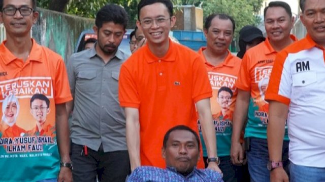 Calon Wakil Wali Kota Makassar, Ilham Ari Fauzi Amir Uskara saat melakukan kampanye keliling dari lorong ke lorong, Selasa (1/10/2024). (Foto: Istimewa)