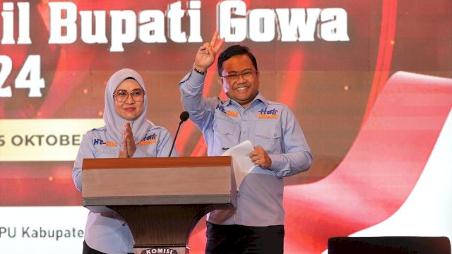 Pasangan Husniah Talenrang-Darmawangsyah Muin saat tampil dalam debat kandidat perdana di Hotel Claro, Makassar, Selasa (15/10/2024) malam. (Foto: Istimewa)