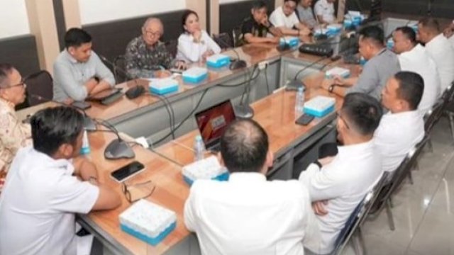 Bapenda Makassar menggelar Focus Group Discussion (FGD) di kantornya yang terletak di Jalan Urip Sumoharjo, Makassar, Rabu (24/7/2024). (Foto: Istimewa)