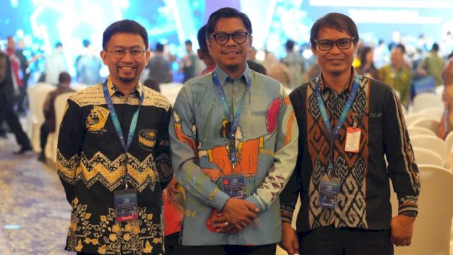 Kepala Bapenda Makassar, Firman Hamid Pagarra&nbsp;bersama Sekretaris Bapenda Makassar, Fuad Affandi menghadiri Rakornas P2DD Tahun 2024 di Jakarta, Senin (23/9/2024). (Foto: Istimewa)