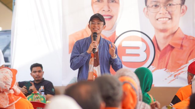 Calon Wakil Wali Kota Makassar, Ilham Ari Fauzi Amir Uskara saat bersilaturahmi dengan warga Kecamatan Tamalanrea, Rabu (16/10/2024). (Foto: Istimewa)